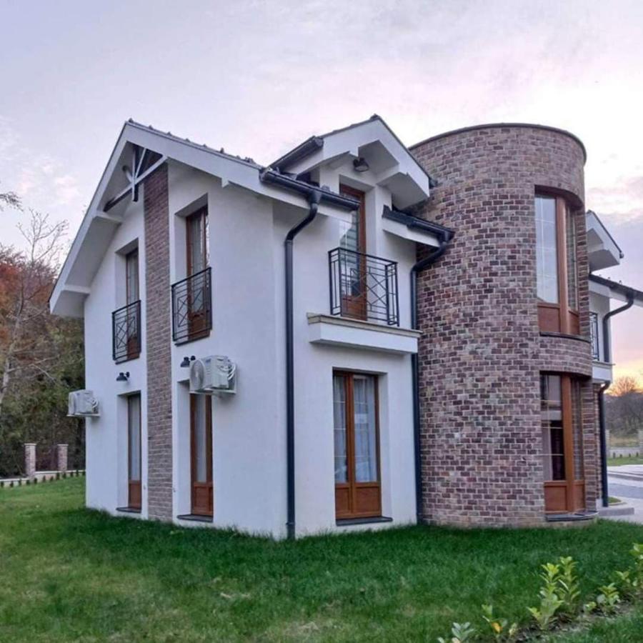 Crown House Aparthotel Vrnjačka Banja Kültér fotó