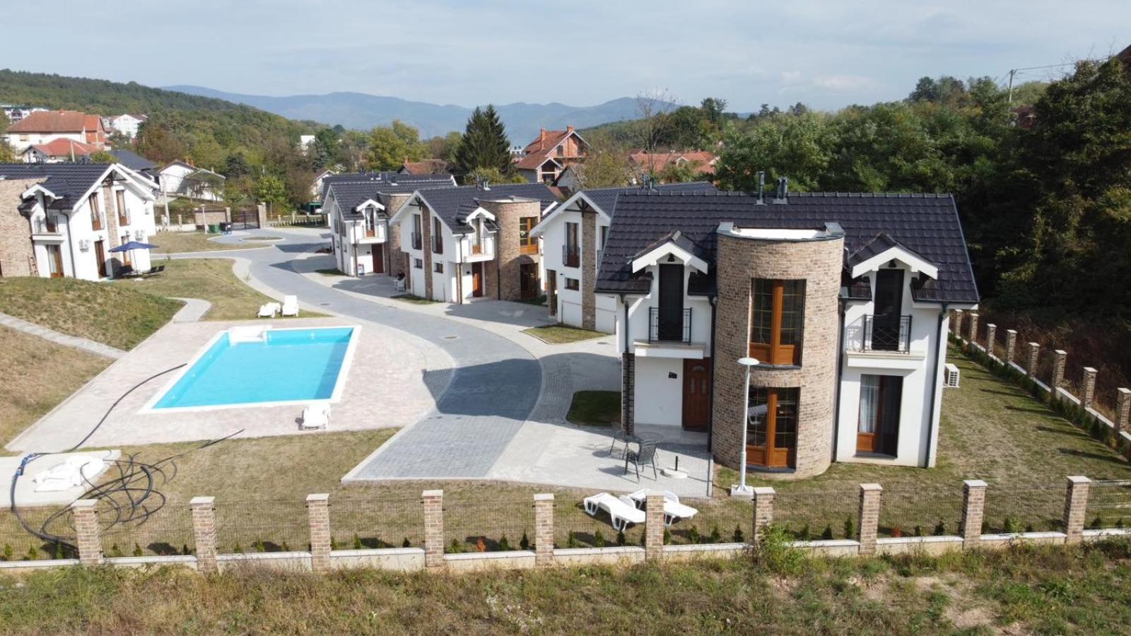 Crown House Aparthotel Vrnjačka Banja Kültér fotó