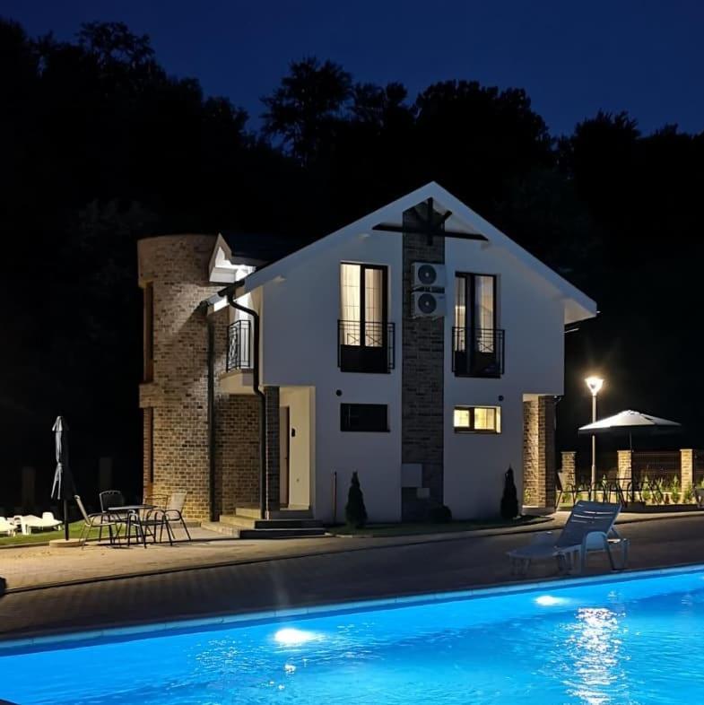 Crown House Aparthotel Vrnjačka Banja Kültér fotó