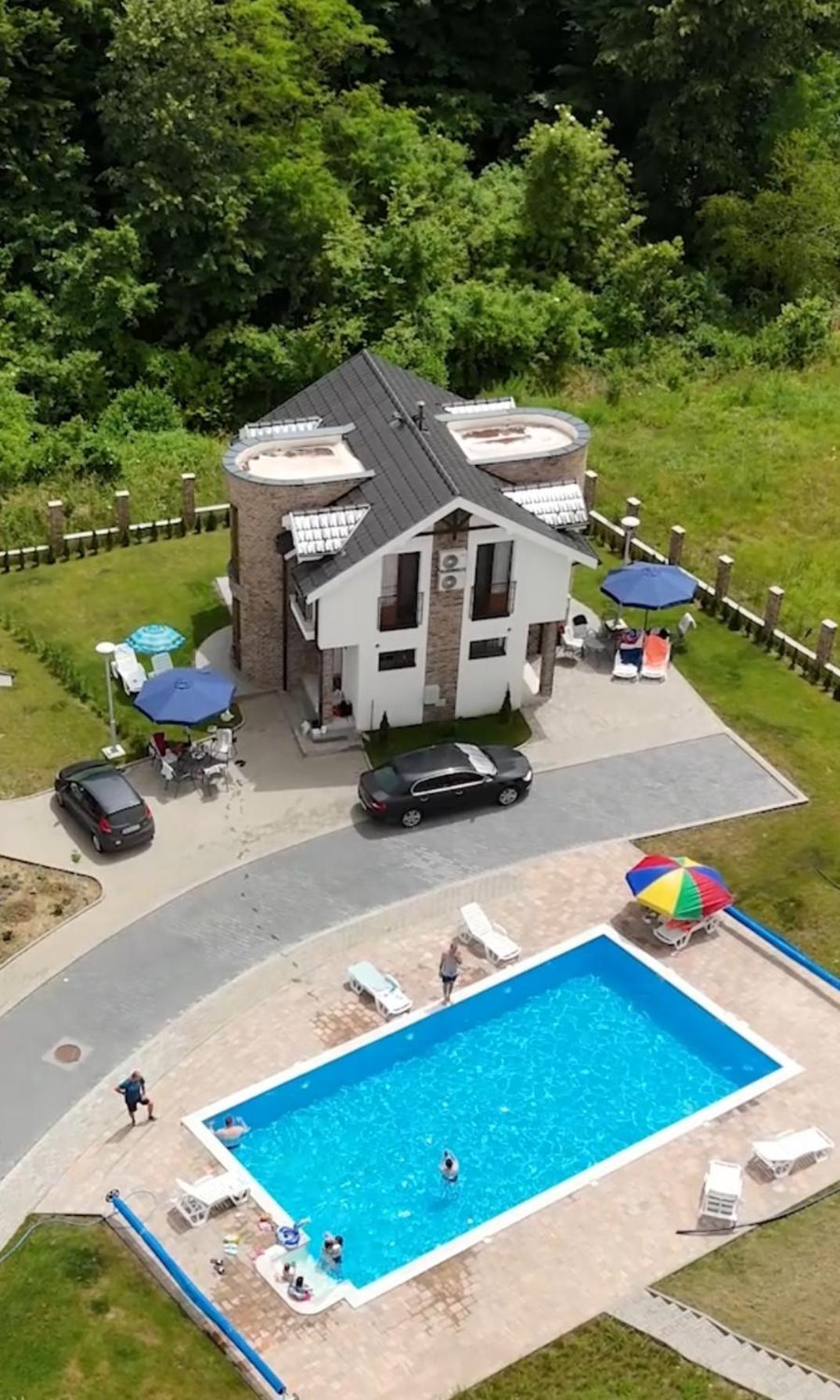 Crown House Aparthotel Vrnjačka Banja Kültér fotó